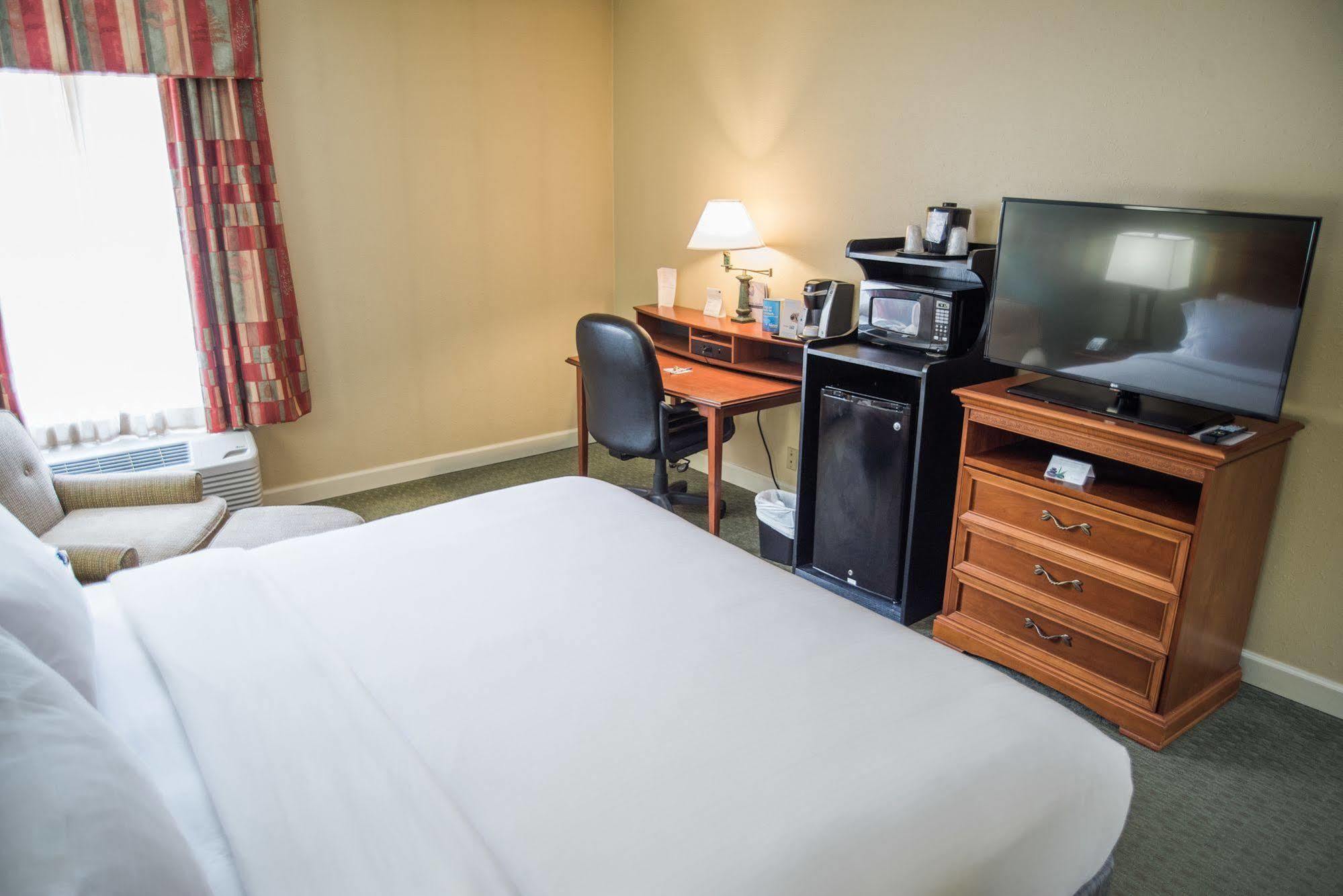 Holiday Inn Express Hotel & Suites Conover - Hickory Area By Ihg Kültér fotó